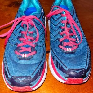 HOKA CLIFTON 4 SIZE US 8